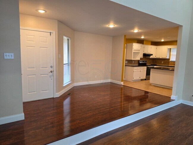 Building Photo - Great 3BR 2BA Find in Pleasant Tree Neighborhood!