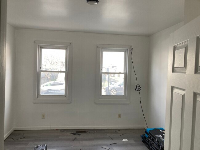 Building Photo - 42 Tillinghast St