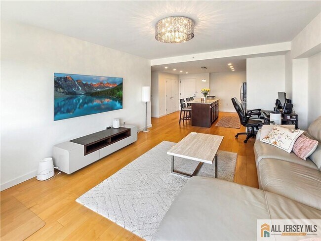 Building Photo - 110 Somerset St