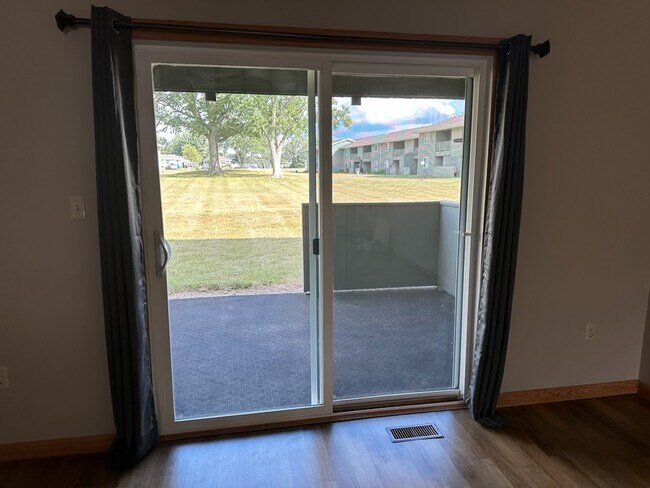 Building Photo - 2275 N Cable Rd