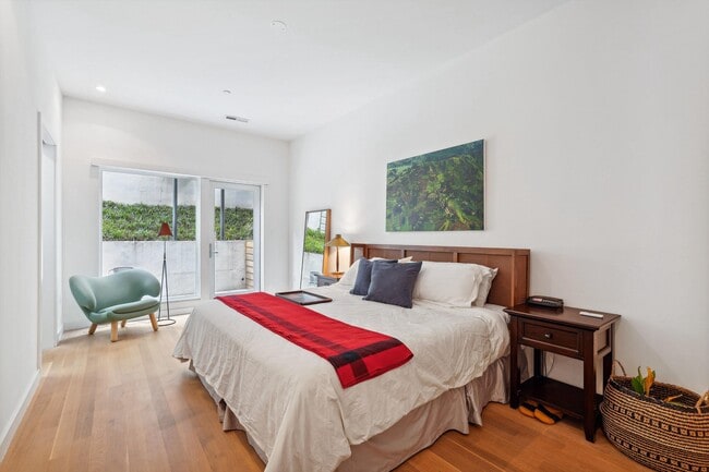 Building Photo - 1539 6th St NW