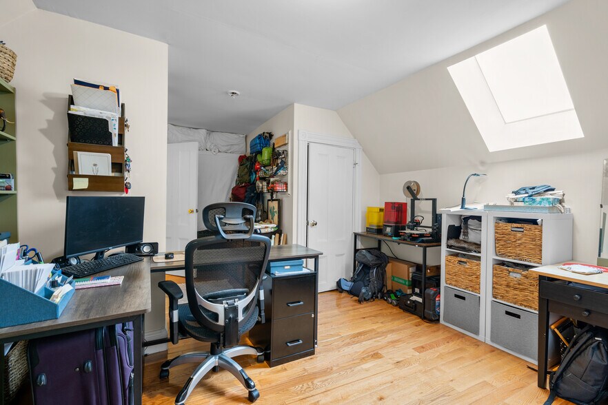 Building Photo - 5 Wenham St