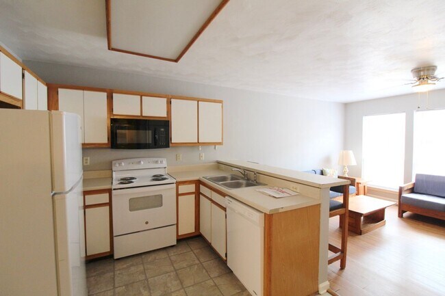 Building Photo - 1470 Devon Ln