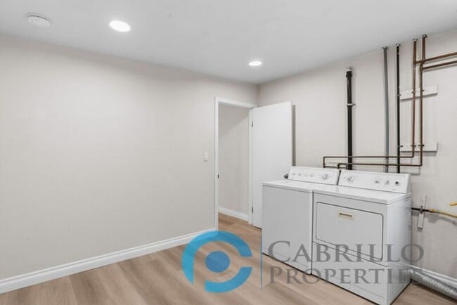 Building Photo - 6311 Inman St