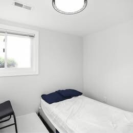 Building Photo - 5201 Banks Pl NE