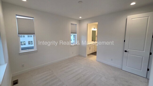 Building Photo - 11014 E Hinsdale Cir