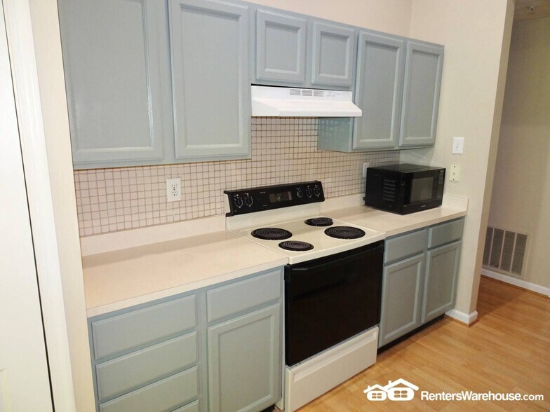 Building Photo - 7906 Valley Manor Rd