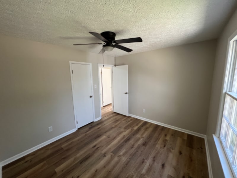 Building Photo - 2840 Shady Ln W