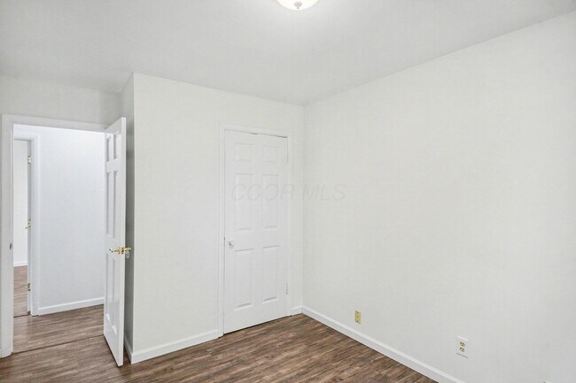 Building Photo - 898 Havendale Dr