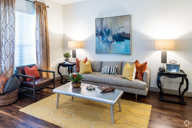 2BR,2BA-1094 Square Feet - The Royce at 8100