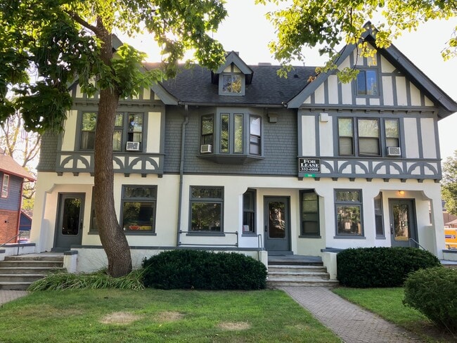Building Photo - 1004 S Forest Ave