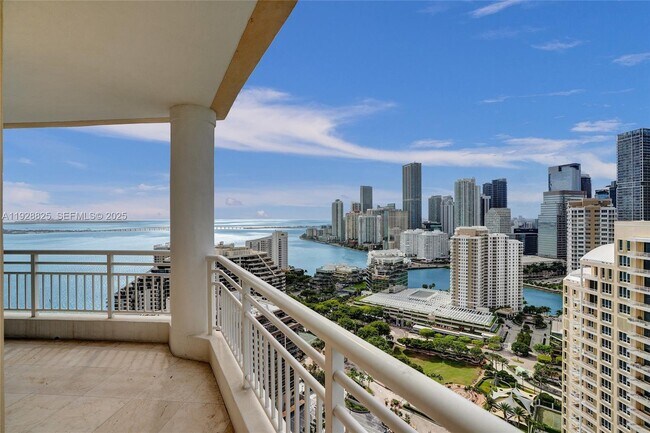 Building Photo - 848 Brickell Key Dr