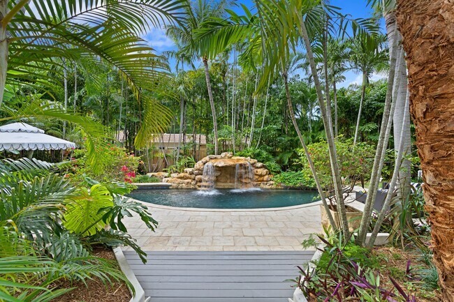 Building Photo - 727 Claremore Dr