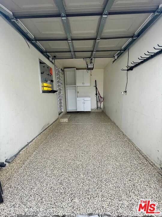 Building Photo - 2102 S Harcourt Ave