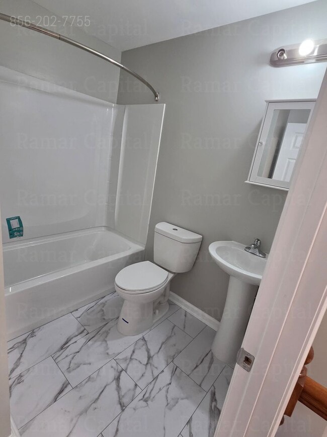 Building Photo - Charming 3-Bedroom Home with Spacious Gated Yard
