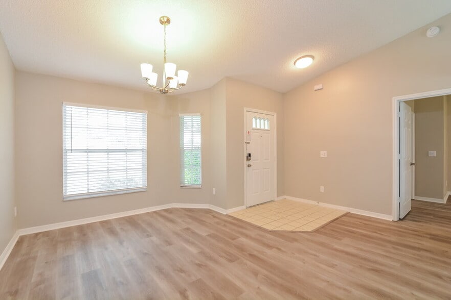 Building Photo - 4015 Eagle Feather Dr