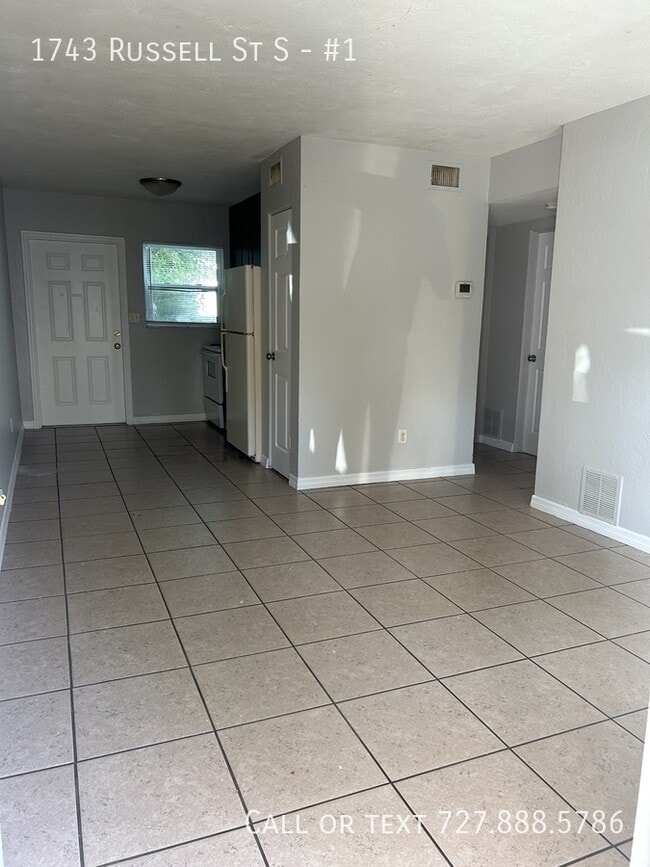 Building Photo - 1743 Russell St S