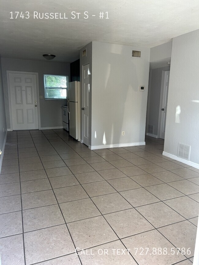 Building Photo - 1743 Russell St S