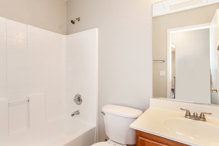 Building Photo - 11717 W Poinsettia Dr