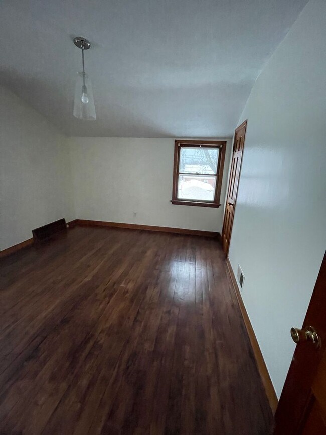 Building Photo - 2828 S 48th St