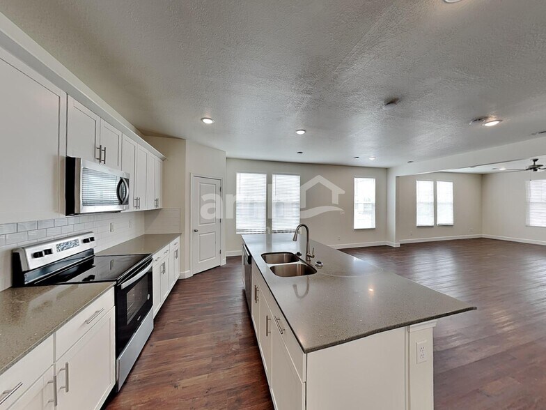 Building Photo - 6084 W Copper Hawk Dr