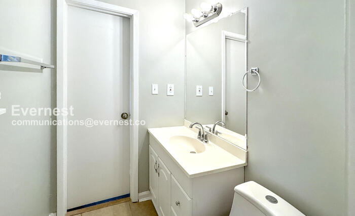 Building Photo - 14005 Glenview Dr SW