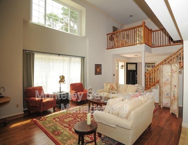 Building Photo - 6 Deer Forest Dr