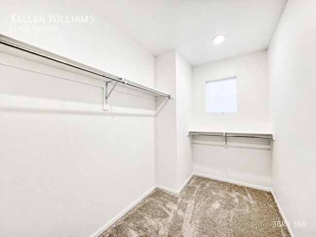 Building Photo - 915 Alpine Aven