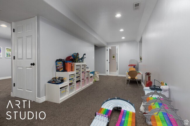Building Photo - Spacious 5-Bedroom Home in Morgan – $500 O...
