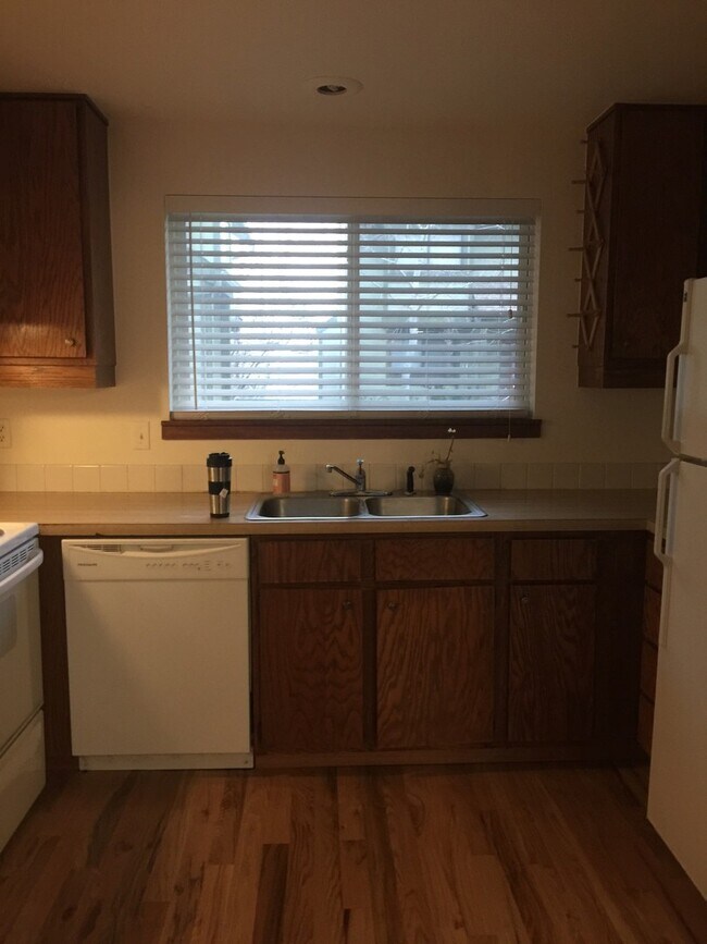 Building Photo - Two Bedroom Boulder Condo For Rent In Shan...