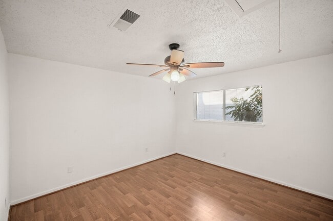 Building Photo - 3987 Tanglewilde St
