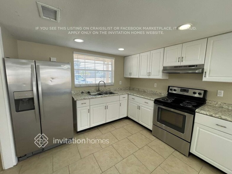 Building Photo - 8229 Greenleaf Cir