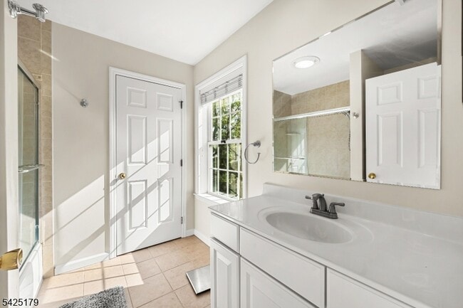 Building Photo - 112 Peapack Rd