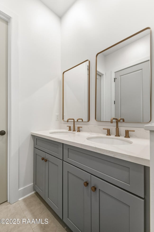 Building Photo - 119 Mayberry Grv St