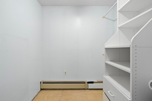 Building Photo - 1 Timberwood Dr