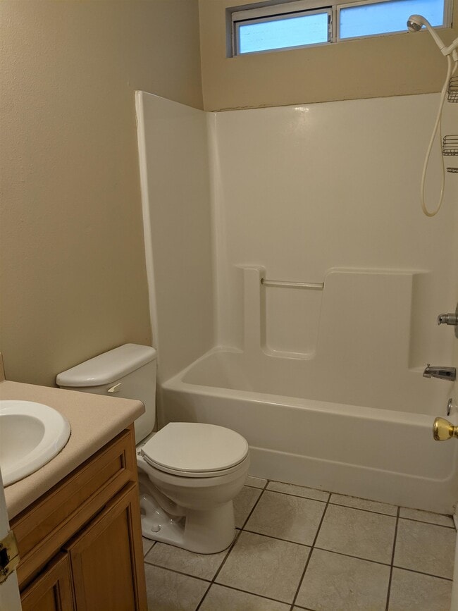 Building Photo - 93 Bass St