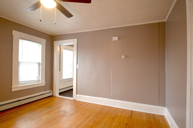 Building Photo - 475 Water St