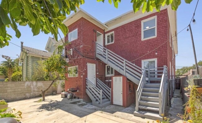 Building Photo - 1810 Adeline St