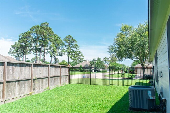 Building Photo - 1316 Varese Dr