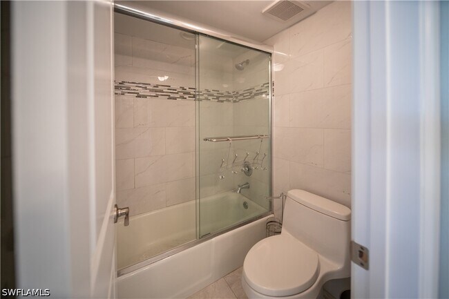 Building Photo - 1086 Forest Lakes Dr