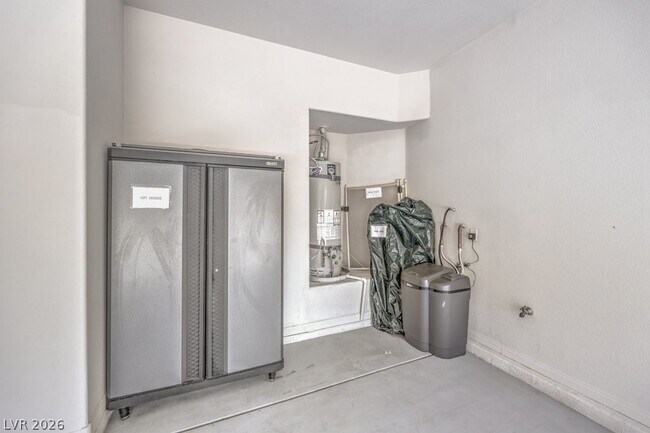 Building Photo - 1393 Romanesca Dr