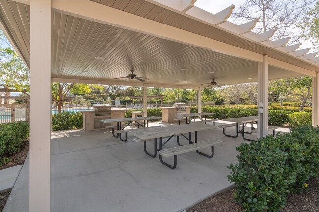 Building Photo - 27194 Red Maple St