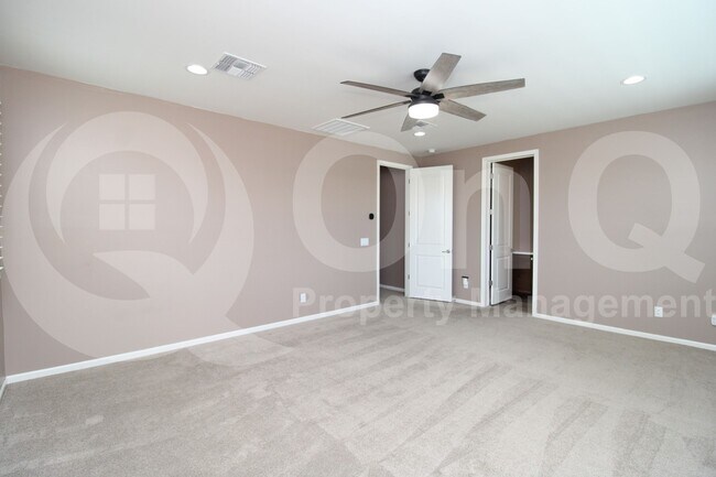Building Photo - 3080 S Jasmine Dr