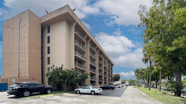 Building Photo - 16751 NE 9th Ave