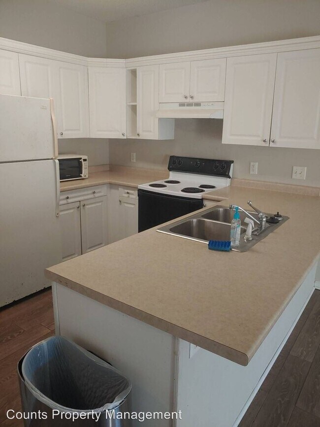 Building Photo - 2 br, 2.5 bath House - 602 Camelia St. Unit B