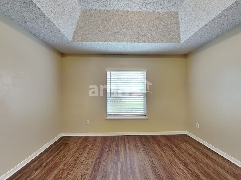 Building Photo - 10191 Wood Dove Way
