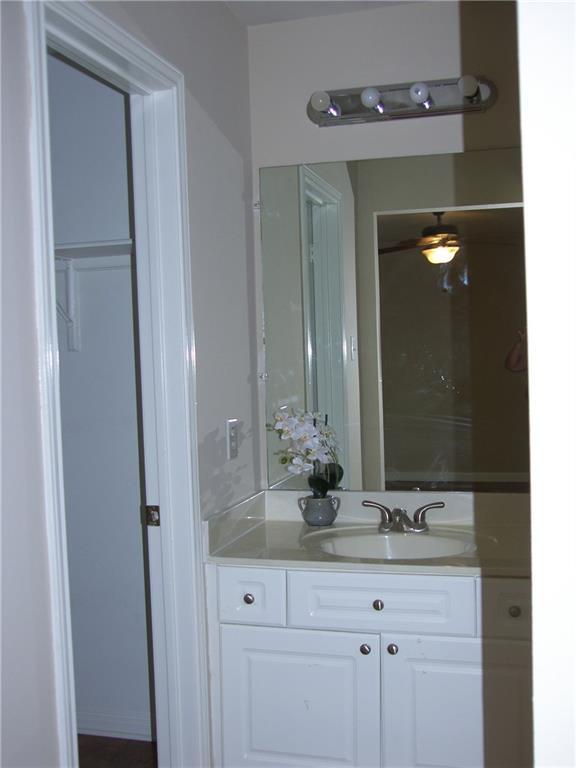 Building Photo - 2054 Kimbrook Dr