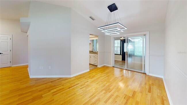 Building Photo - 7923 Ridge Pointe Dr E