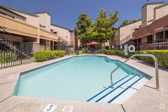 Building Photo - Willow Run Apartments