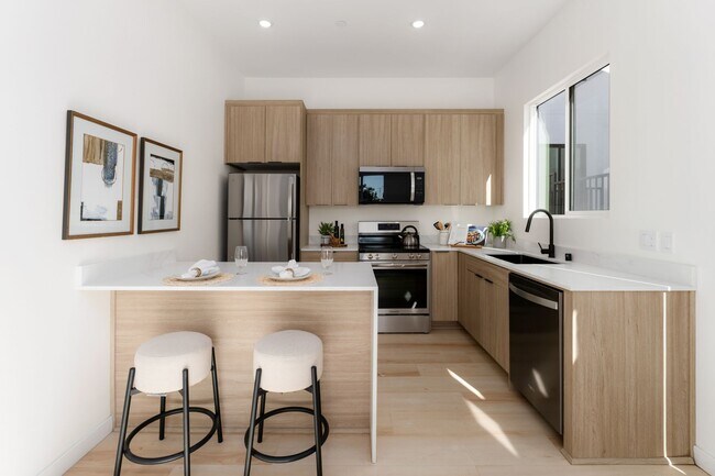 Building Photo - Private Yard Space, No Shared Walls, Views, New Luxury